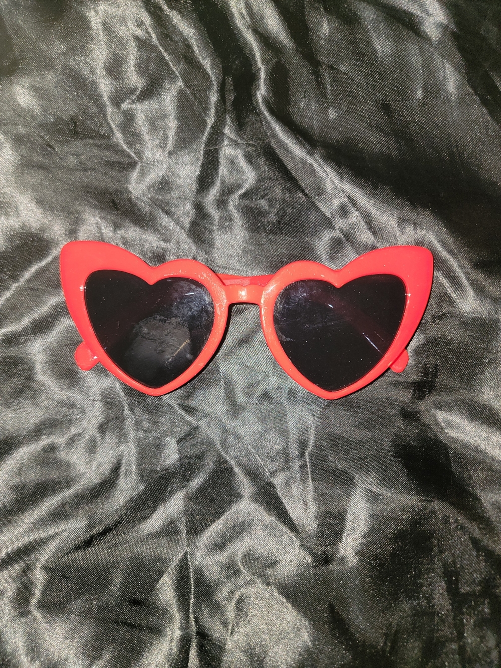 Heart-Shaped Sunglasses - Red